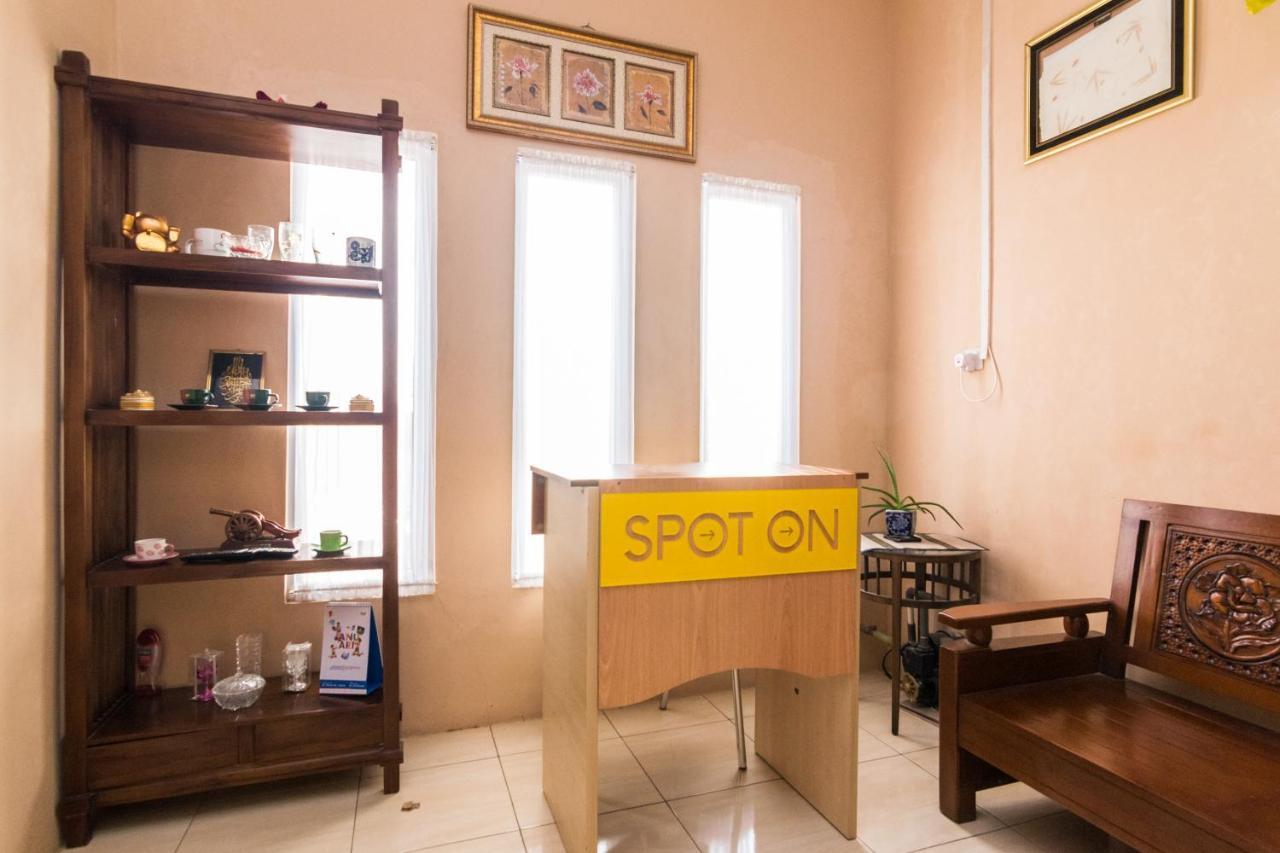 Spot On 2755 Zainab Homestay Syariah Нонгса Экстерьер фото